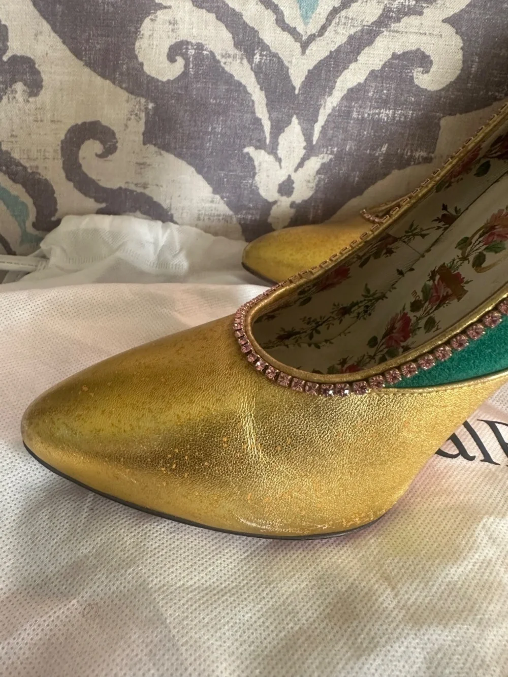 Authentic Gucci Leather & Suede Color block Pattern Pumps - Picture 6 of 15